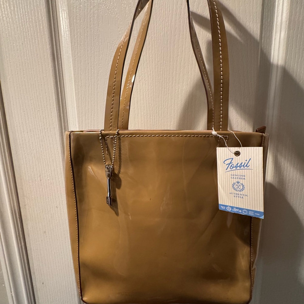 Fossil Tan Tote Bag Elegant Leather Design